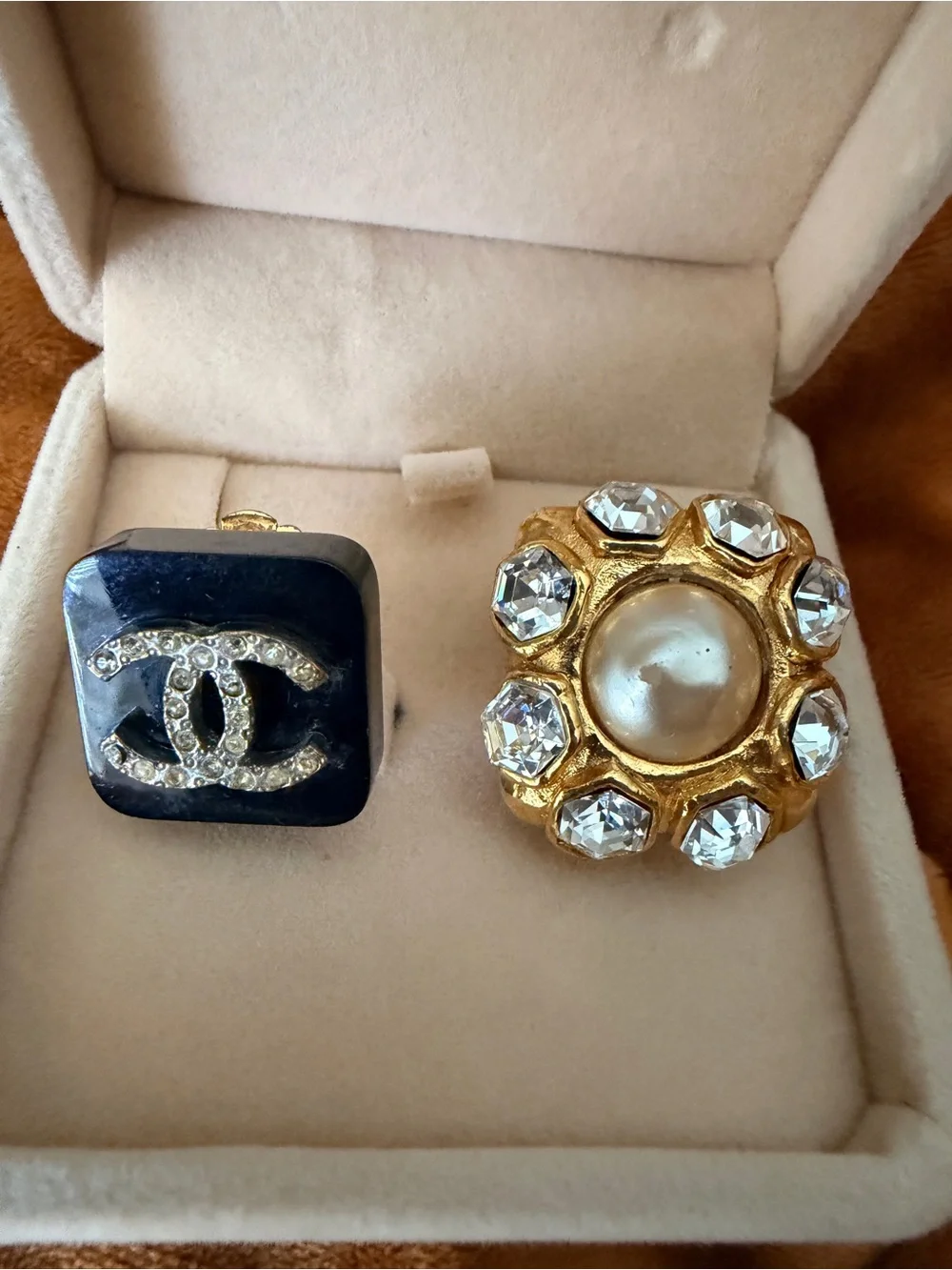 CHANEL beautiful vintage